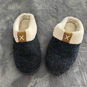 Memory foam slippers